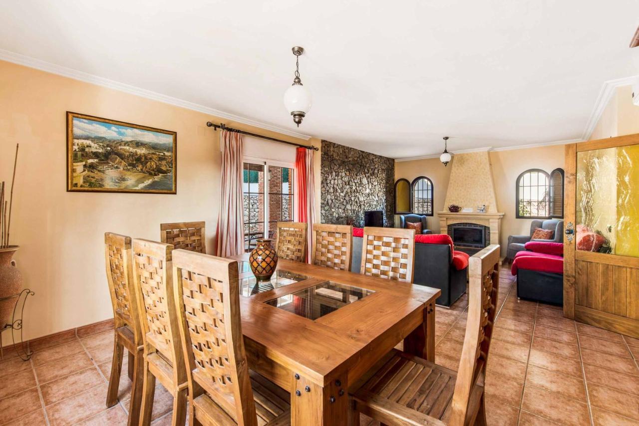 Villa Sol Nerja Bagian luar foto