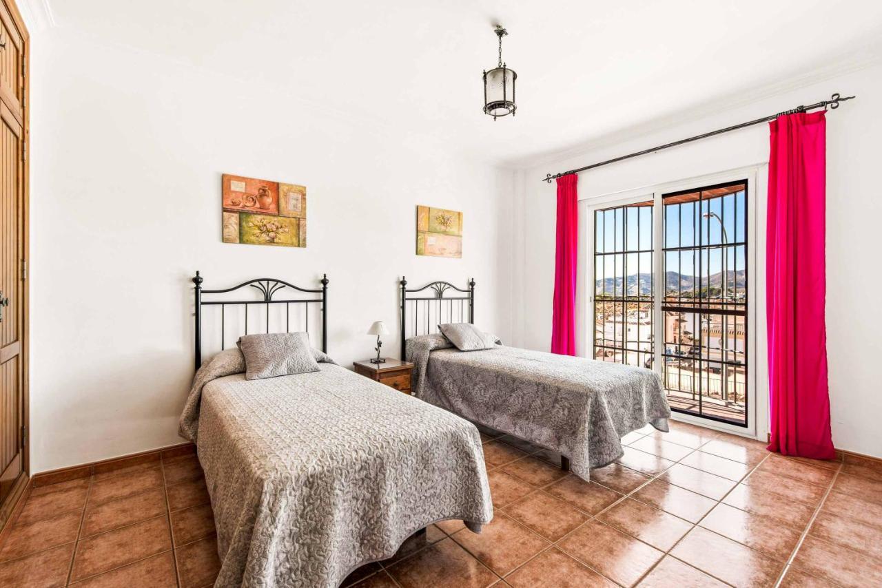 Villa Sol Nerja Bagian luar foto